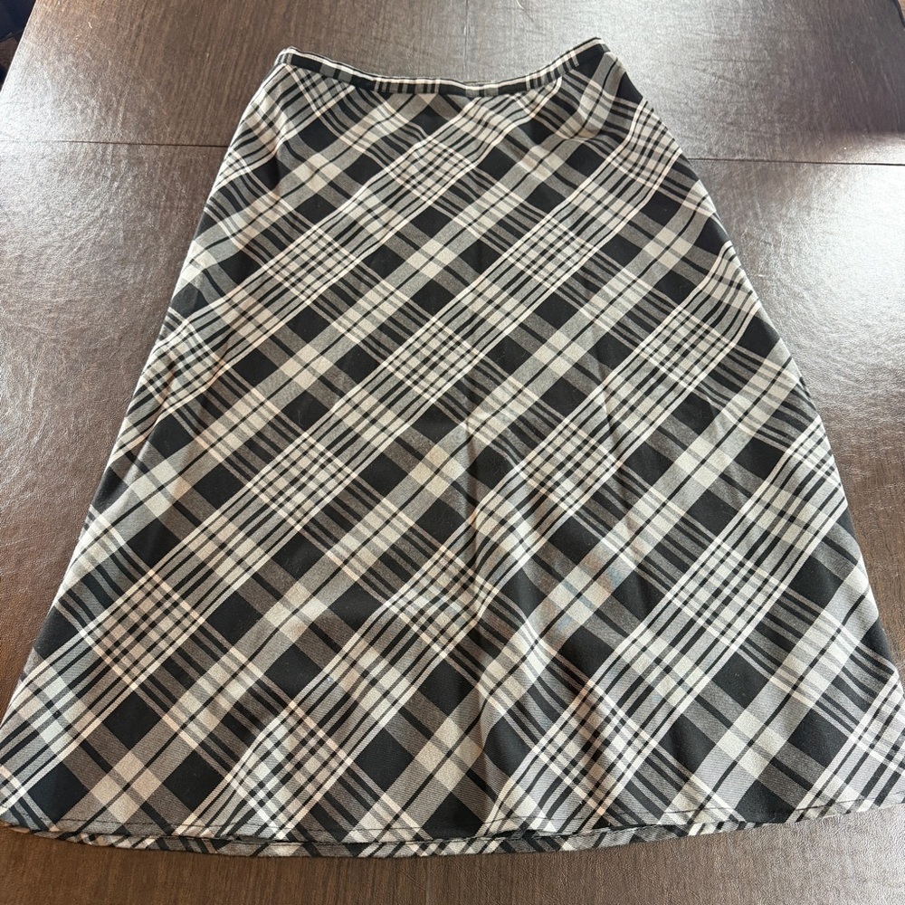 White Stag Elegant Black and White Plaid Skirt Sz L (12-14)